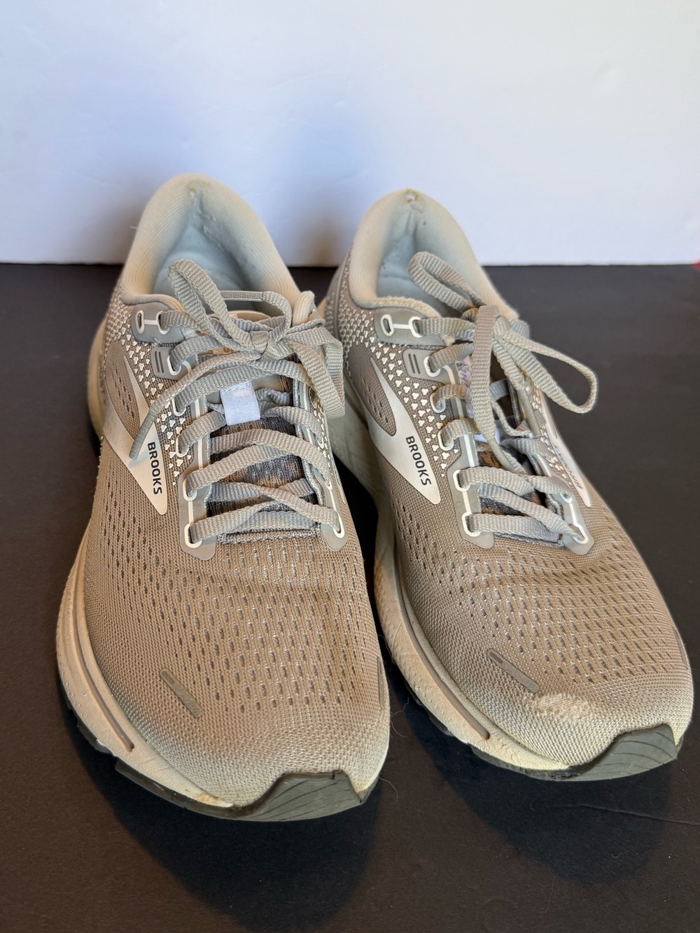 Brooks Ghost 14 Women’s size 8.5 in grey